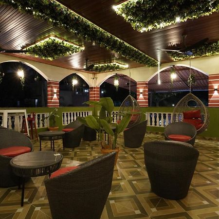 Palm Springs Beach Resort - Gorai Mumbai Kültér fotó