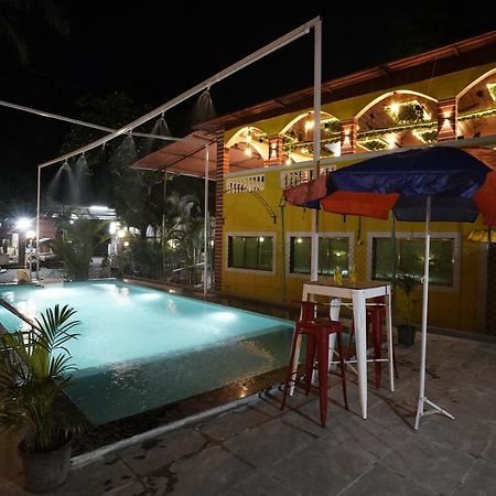 Palm Springs Beach Resort - Gorai Mumbai Kültér fotó