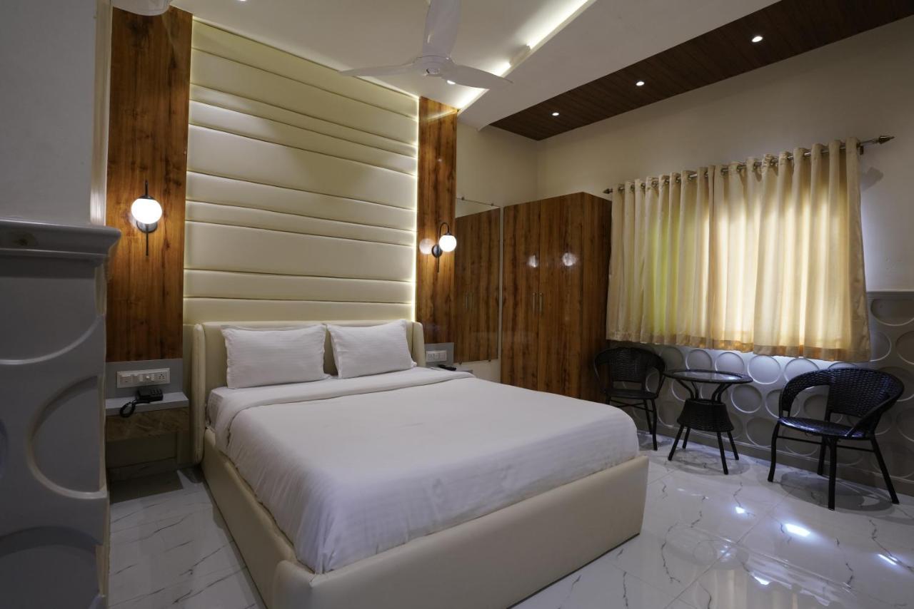 Palm Springs Beach Resort - Gorai Mumbai Kültér fotó