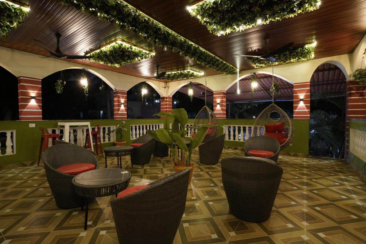 Palm Springs Beach Resort - Gorai Mumbai Kültér fotó