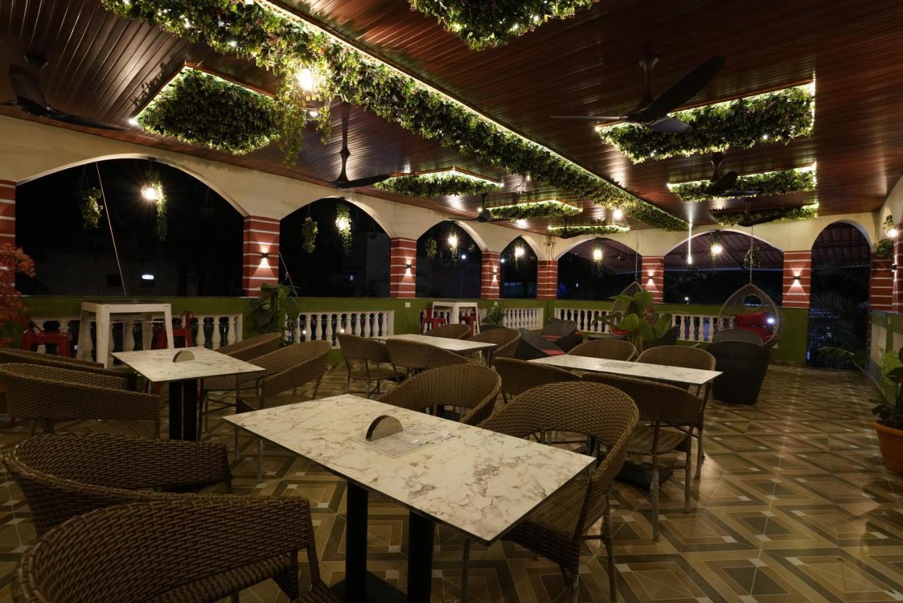 Palm Springs Beach Resort - Gorai Mumbai Kültér fotó